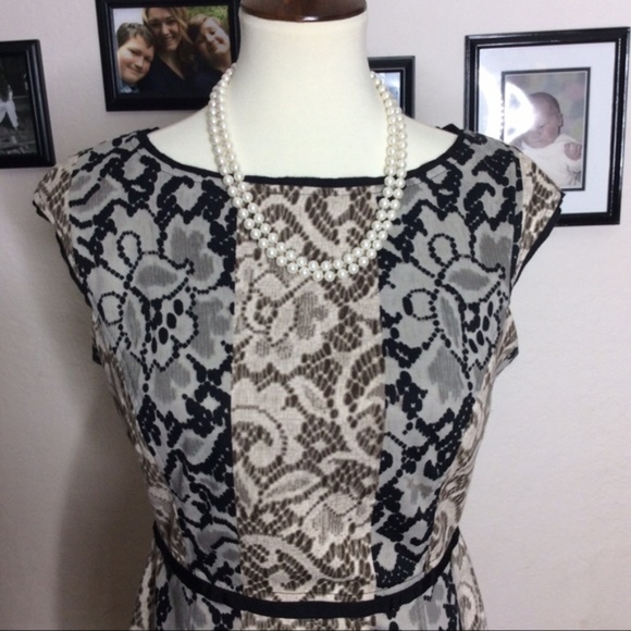 🌸Maggie London🌸 Floral Lace Sheath Dress - Picture 1 of 7